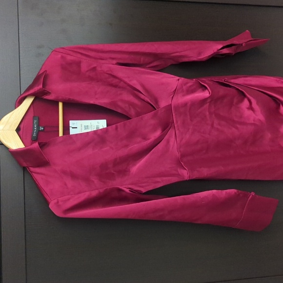 Women's Dynamite Deep Red Satin CollarShirt Dress With Ruching - Size XS XXS New - Picture 3 of 6